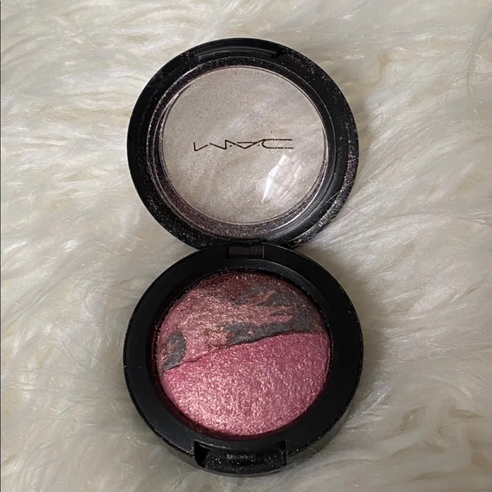 [SOLD] MAC Mineralized Shadow - Pink Split